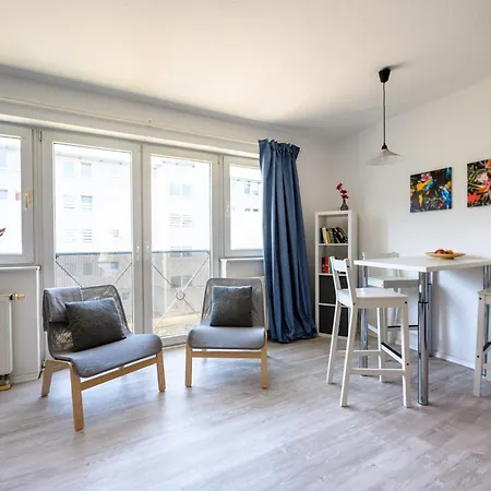 Helles Mit Parkplatz, Ruhig Und Zentrumsnah Apartment *